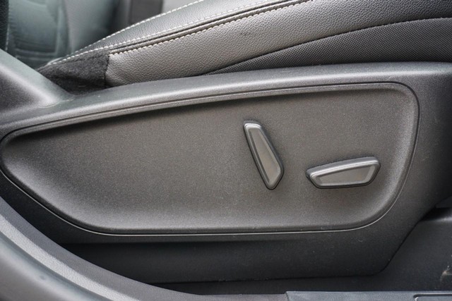 2023 Ford Escape Platinum AWD image 30