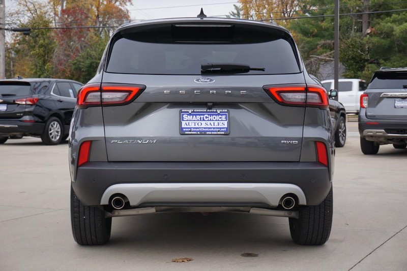 Ford Escape Vehicle Full-screen Gallery Image 04