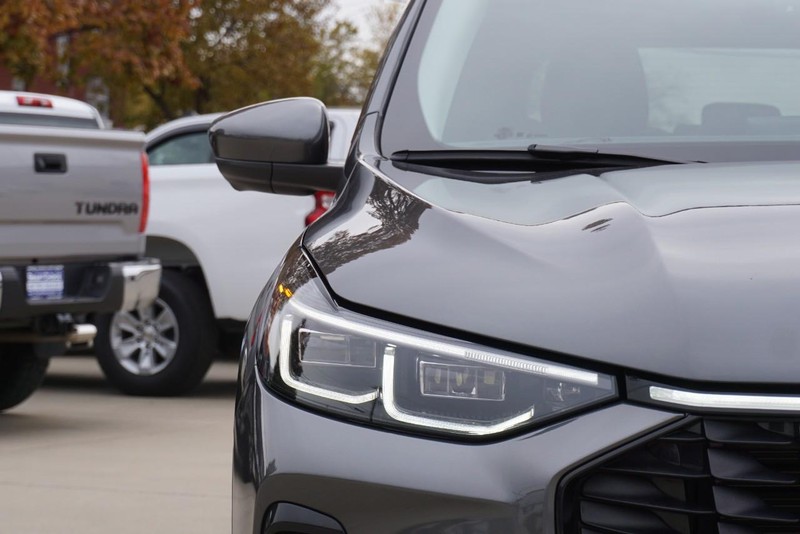 Ford Escape Vehicle Full-screen Gallery Image 09