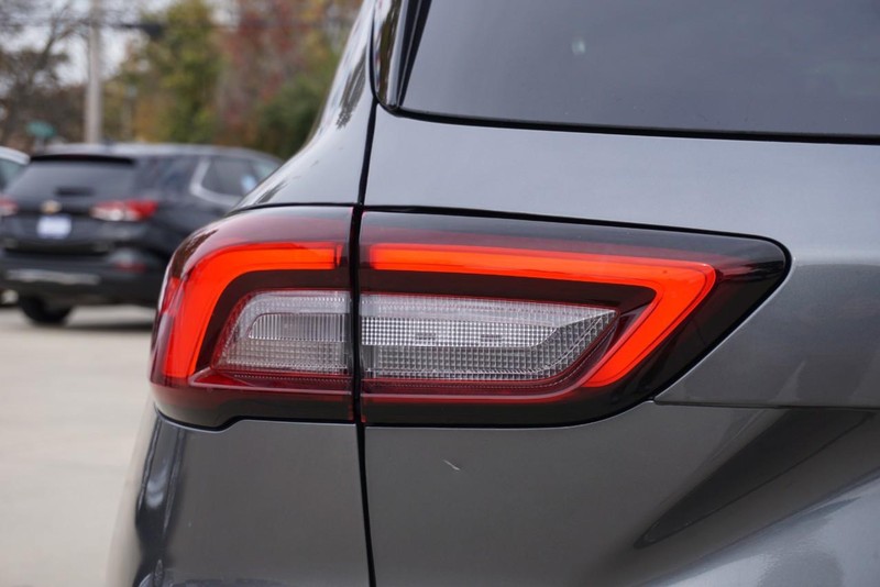 Ford Escape Vehicle Full-screen Gallery Image 16