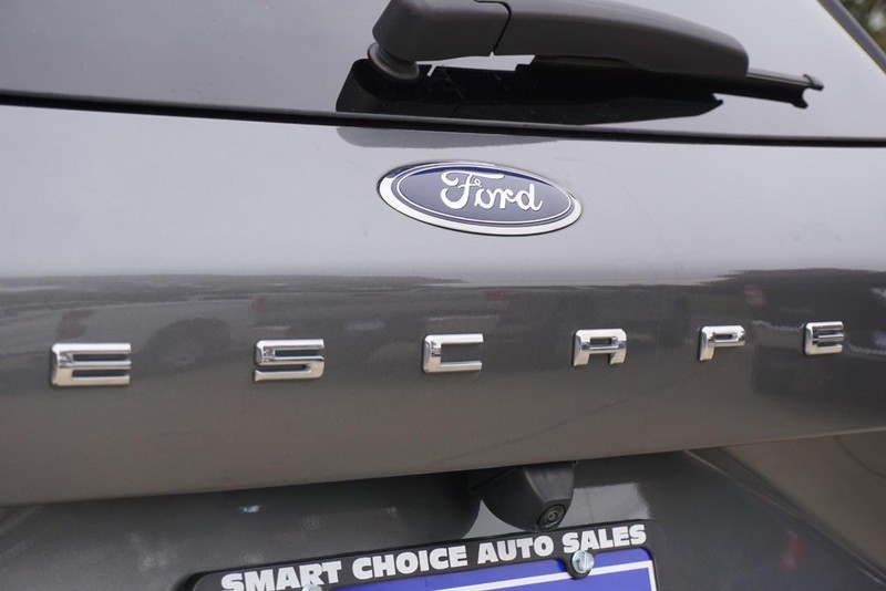 Ford Escape Vehicle Full-screen Gallery Image 20