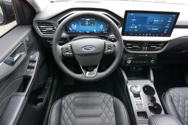 Ford Escape Vehicle Full-screen Gallery Image 35
