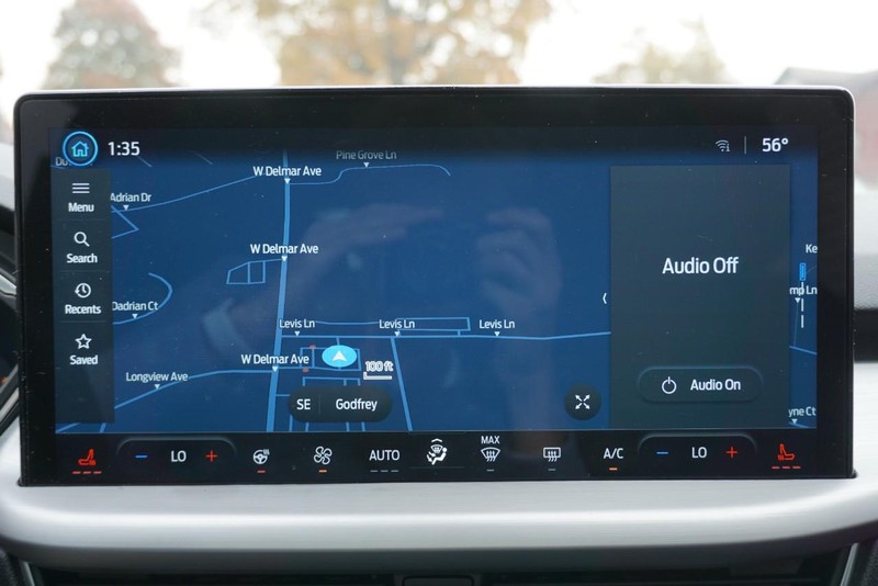 Ford Escape Vehicle Full-screen Gallery Image 46