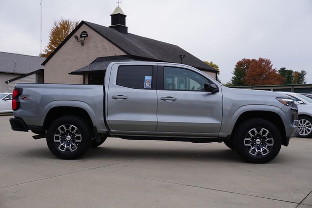 2023 Chevrolet Colorado Crew Cab 4WD Z71 image 02