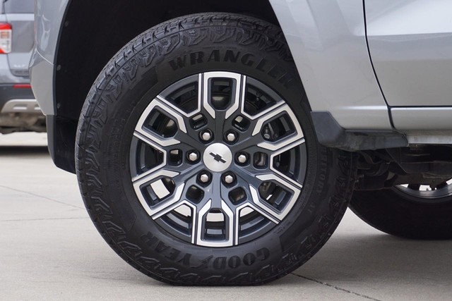 2023 Chevrolet Colorado Crew Cab 4WD Z71 image 14