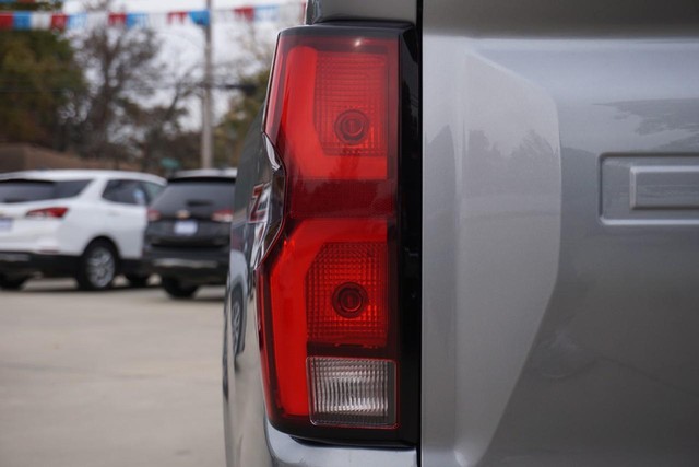 2023 Chevrolet Colorado Crew Cab 4WD Z71 image 17