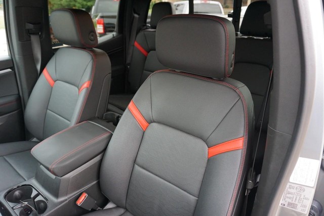 2023 Chevrolet Colorado Crew Cab 4WD Z71 image 24