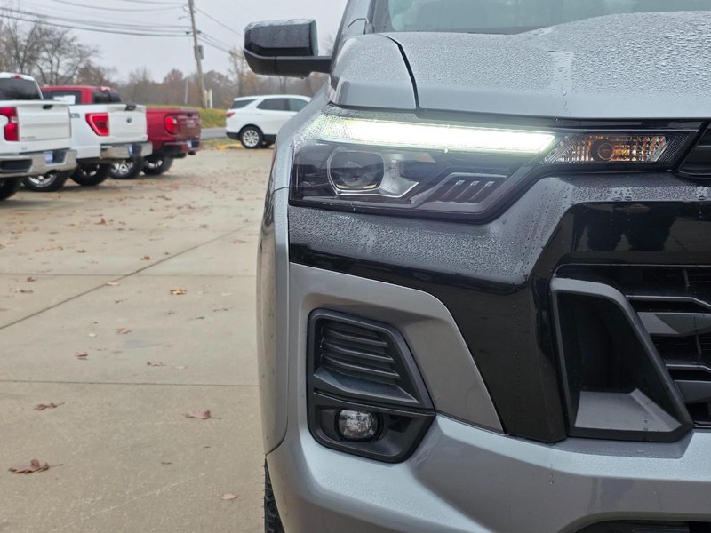 Chevrolet Colorado Vehicle Full-screen Gallery Image 07