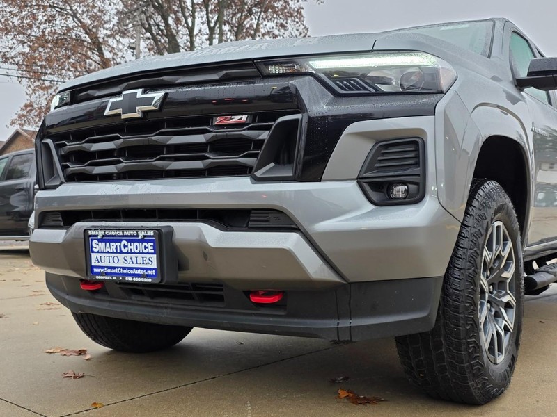 Chevrolet Colorado Vehicle Full-screen Gallery Image 10