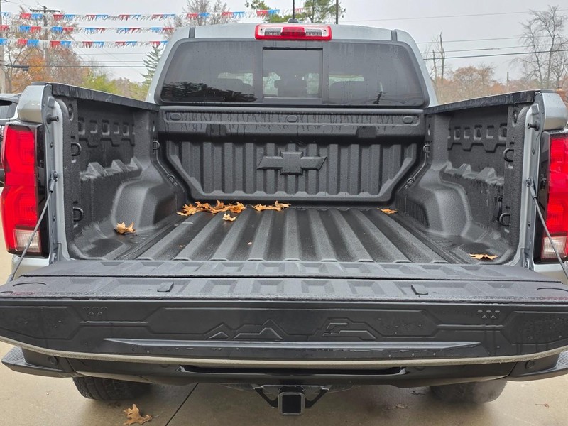 Chevrolet Colorado Vehicle Full-screen Gallery Image 13