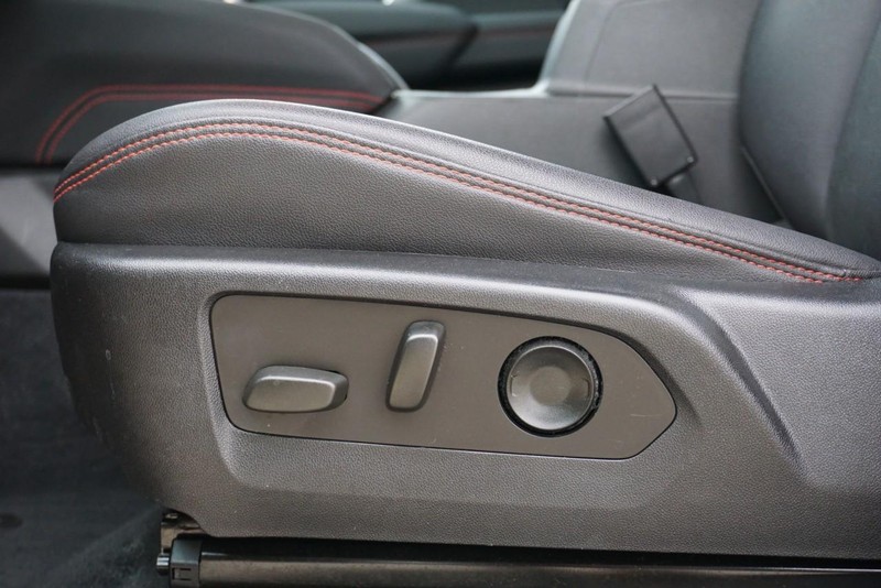 Chevrolet Colorado Vehicle Full-screen Gallery Image 21