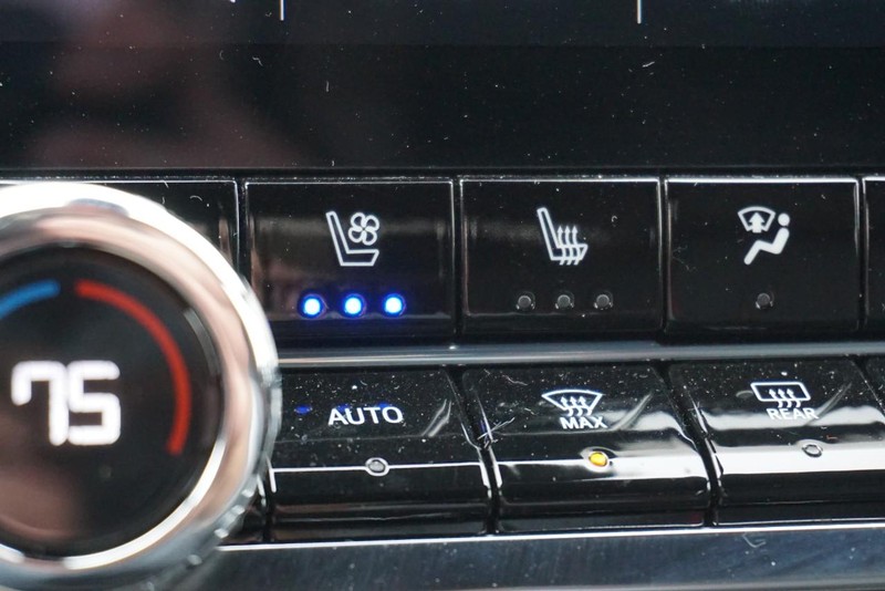 Chevrolet Colorado Vehicle Full-screen Gallery Image 39