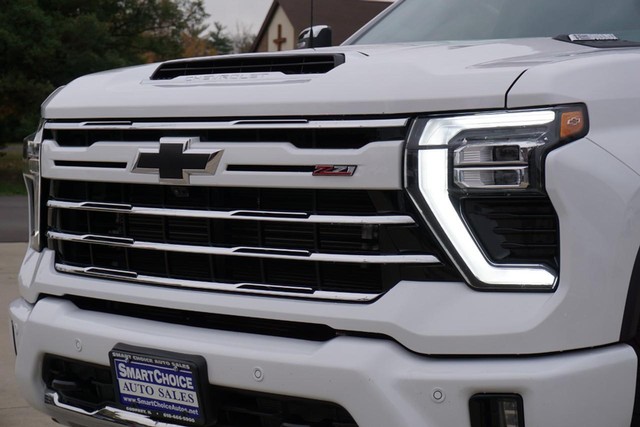 2025 Chevrolet Silverado 2500HD LTZ Crew Cab 4WD image 11