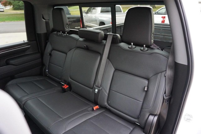 2025 Chevrolet Silverado 2500HD LTZ Crew Cab 4WD image 33