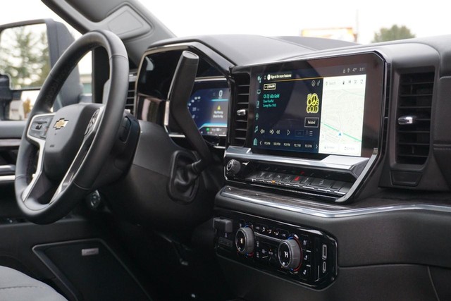 2025 Chevrolet Silverado 2500HD LTZ Crew Cab 4WD image 39