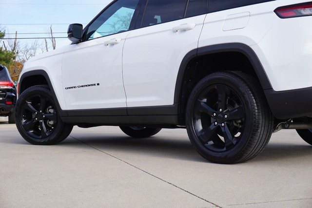 2024 Jeep Grand Cherokee Limited 4WD image 13