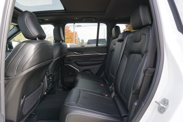 2024 Jeep Grand Cherokee Limited 4WD image 24