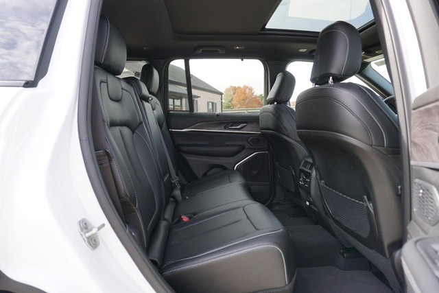 2024 Jeep Grand Cherokee Limited 4WD image 26