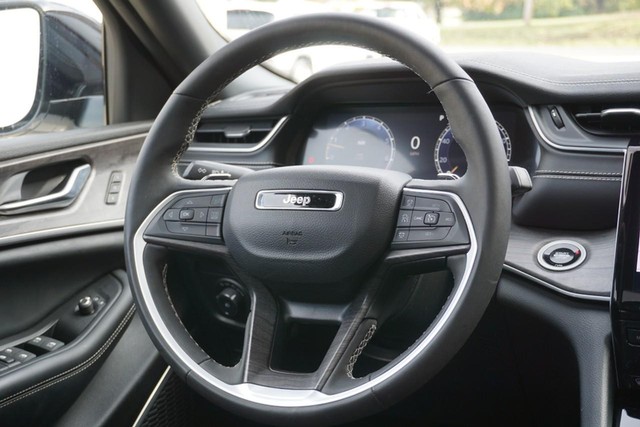 2024 Jeep Grand Cherokee Limited 4WD image 32