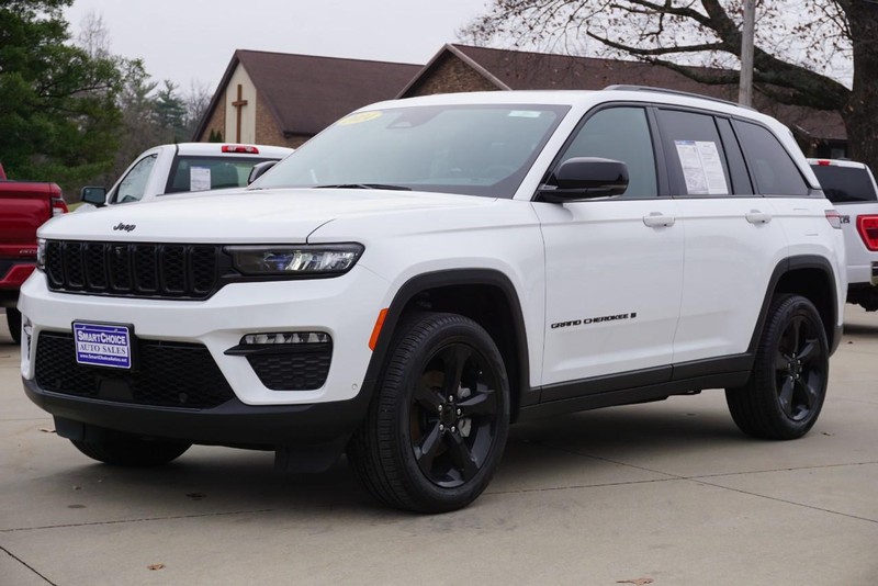 Jeep Grand Cherokee Vehicle Full-screen Gallery Image 06
