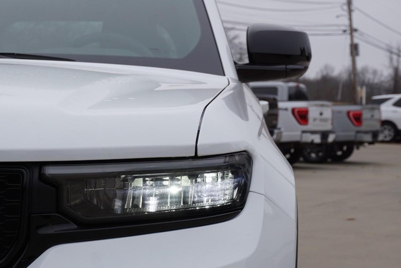 Jeep Grand Cherokee Vehicle Full-screen Gallery Image 09