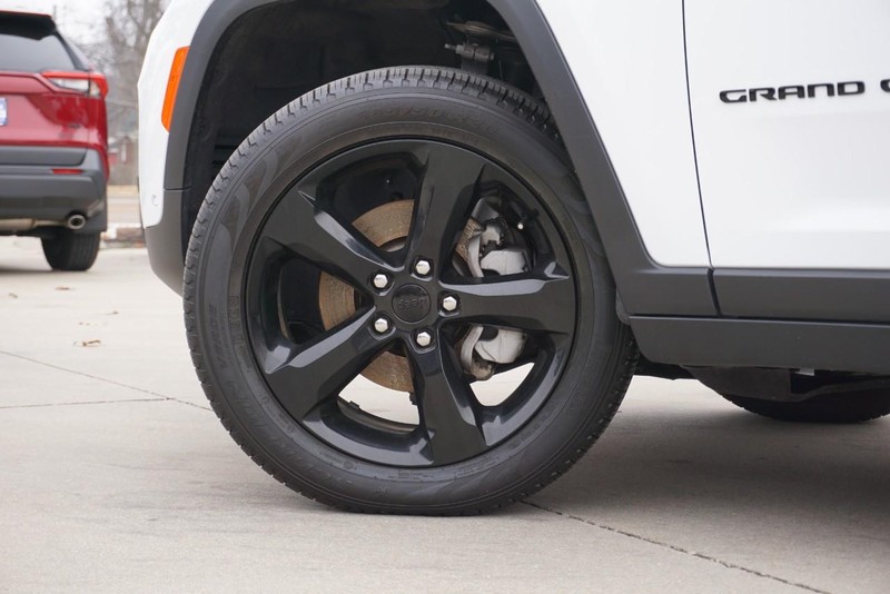 Jeep Grand Cherokee Vehicle Full-screen Gallery Image 13