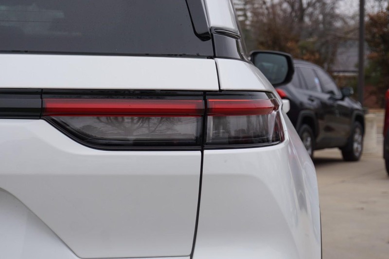 Jeep Grand Cherokee Vehicle Full-screen Gallery Image 17