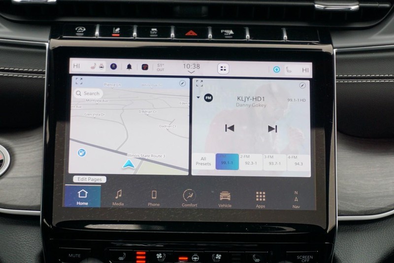 Jeep Grand Cherokee Vehicle Full-screen Gallery Image 34