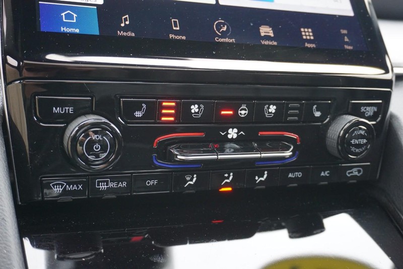 Jeep Grand Cherokee Vehicle Full-screen Gallery Image 44