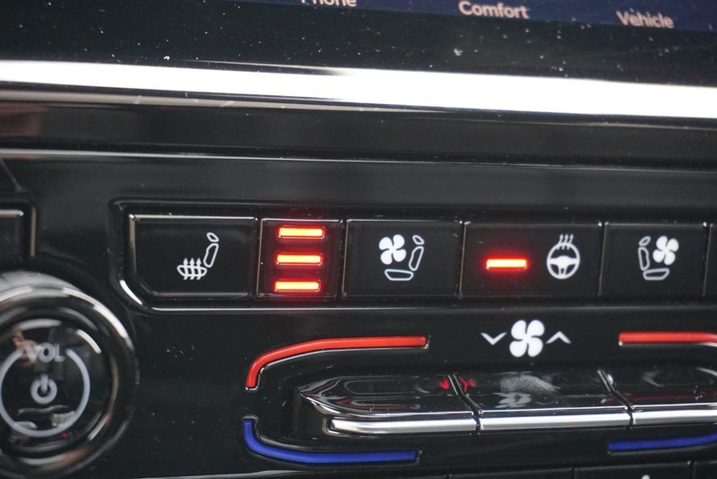 Jeep Grand Cherokee Vehicle Full-screen Gallery Image 45