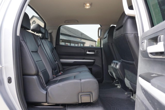 2018 Toyota Tundra 4WD 4WD Limited CrewMax image 32