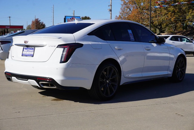 Cadillac CT5 Vehicle Full-screen Gallery Image 03