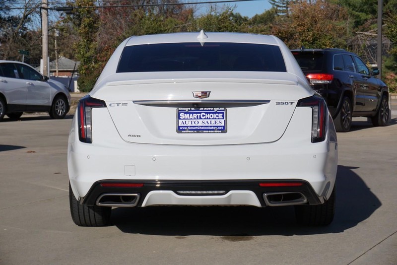 Cadillac CT5 Vehicle Full-screen Gallery Image 04