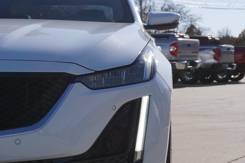 Cadillac CT5 Vehicle Full-screen Gallery Image 10