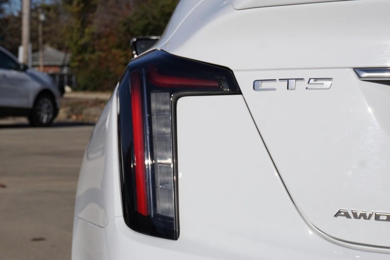 Cadillac CT5 Vehicle Full-screen Gallery Image 17
