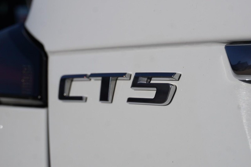 Cadillac CT5 Vehicle Full-screen Gallery Image 19