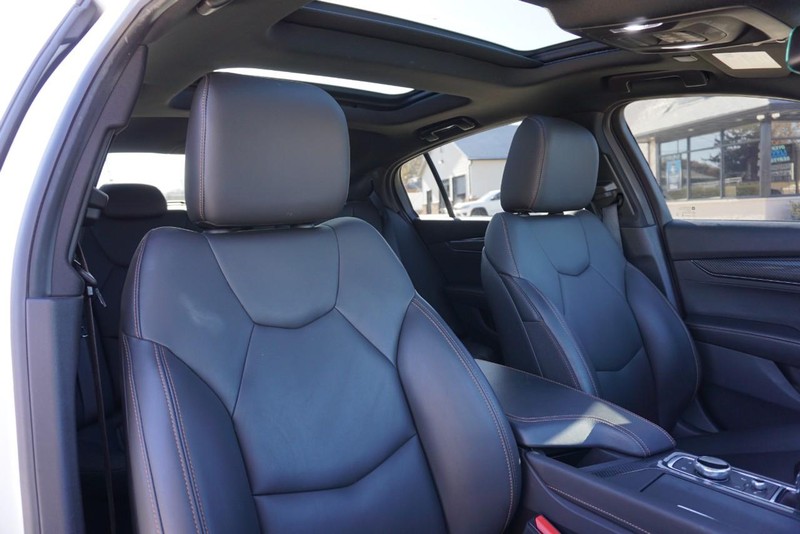 Cadillac CT5 Vehicle Full-screen Gallery Image 31