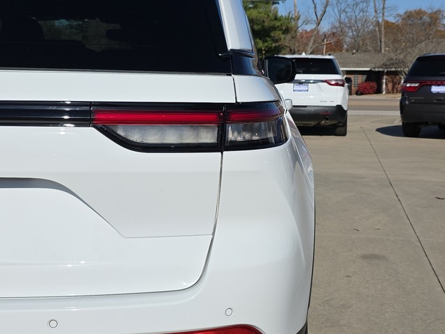 2024 Jeep Grand Cherokee Altitude 4WD image 13