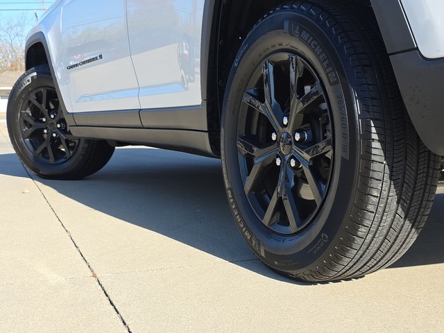 2024 Jeep Grand Cherokee Altitude 4WD image 18