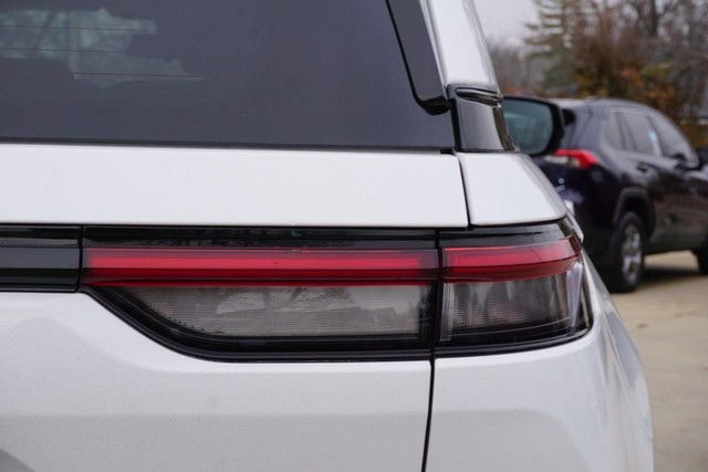 2024 Jeep Grand Cherokee Limited 4WD image 18