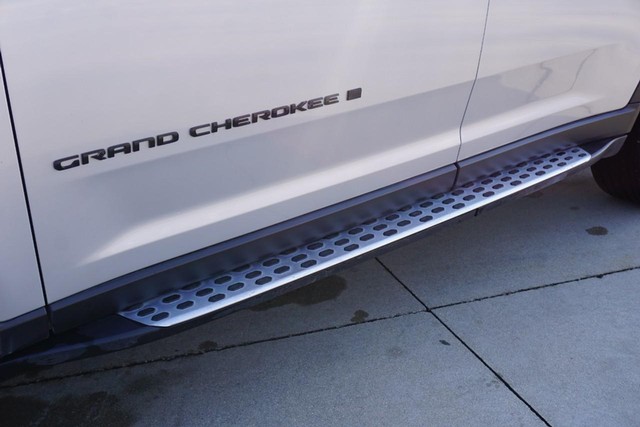2024 Jeep Grand Cherokee L Altitude 4WD image 13