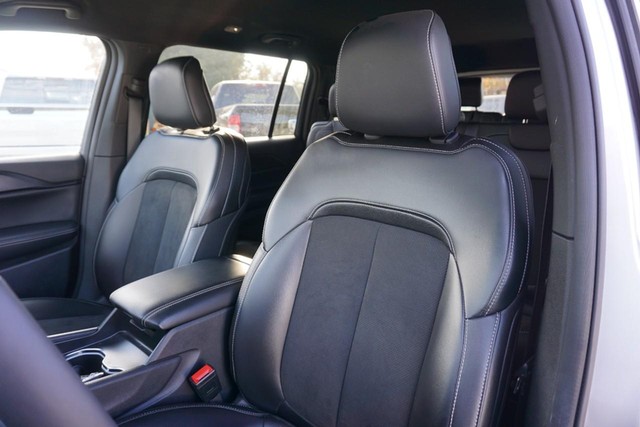 2024 Jeep Grand Cherokee L Altitude 4WD image 25