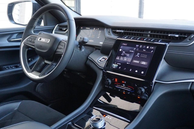 2024 Jeep Grand Cherokee L Altitude 4WD image 35