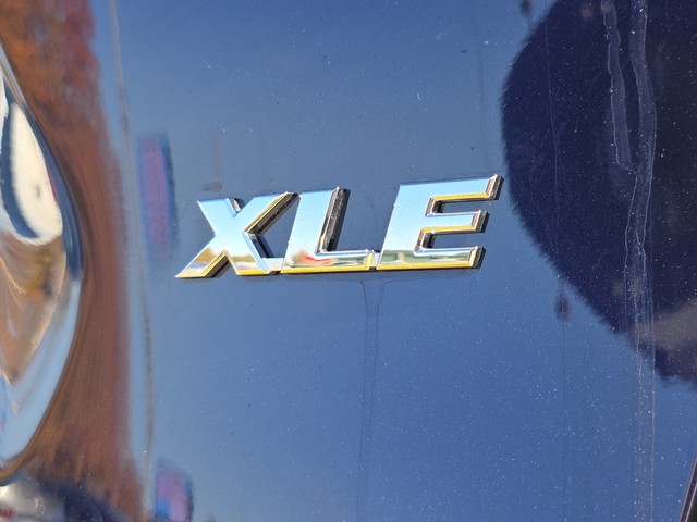 2025 Toyota RAV4 XLE FWD image 13