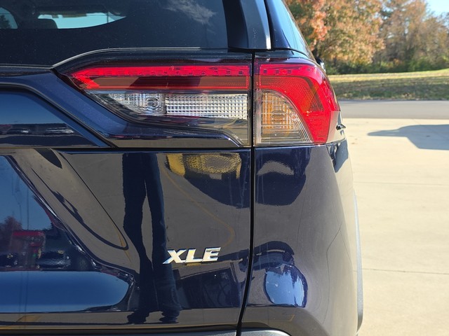 2025 Toyota RAV4 XLE FWD image 14