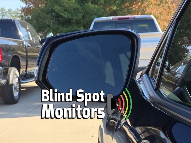 2025 Toyota RAV4 XLE FWD image 16