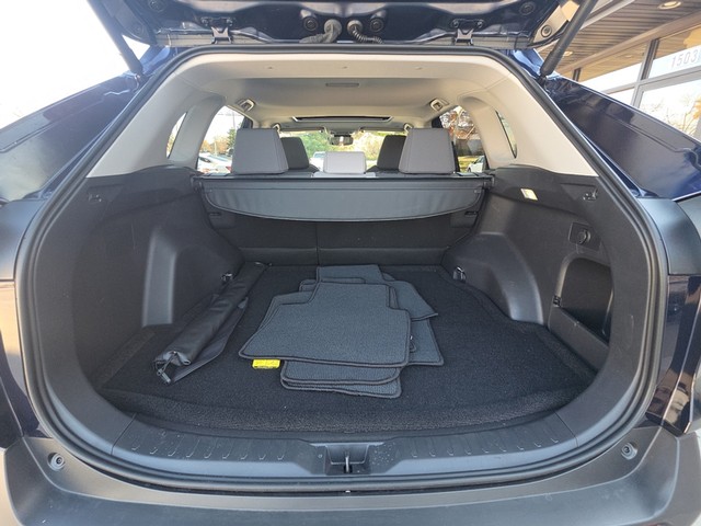 2025 Toyota RAV4 XLE FWD image 29