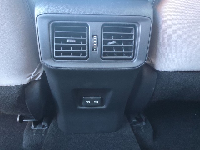 2025 Toyota RAV4 XLE FWD image 35