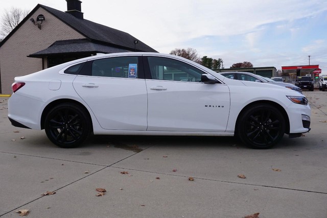 2023 Chevrolet Malibu LT FWD image 02