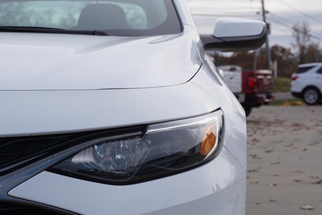 2023 Chevrolet Malibu LT FWD image 10